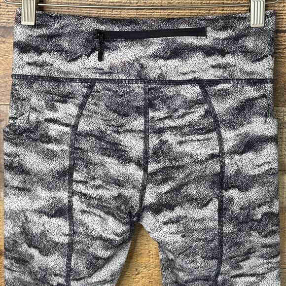 Lululemon Pace Rival Crop 22" Leggings Power Luxtreme Hazy Days White Black SZ 4 - Picture 6 of 11